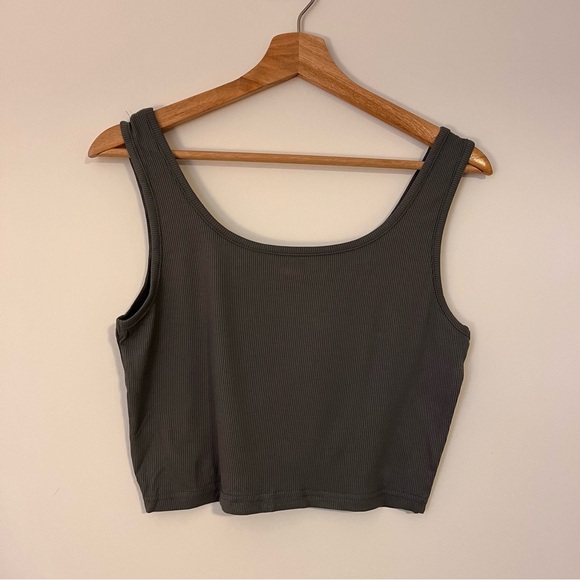 Cropped Tank - Picture 1 of 5